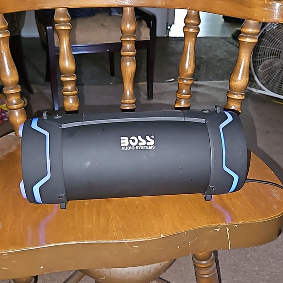 Boss audio systems  bluetooth speaker - Picture 3 of 4